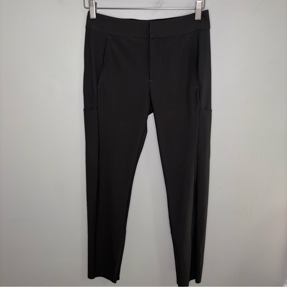 Athleta Stellar olive green slim leg w/ stash pockets ankle length pants size 4
